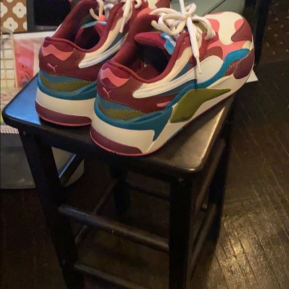 Puma - Picture 3 of 6